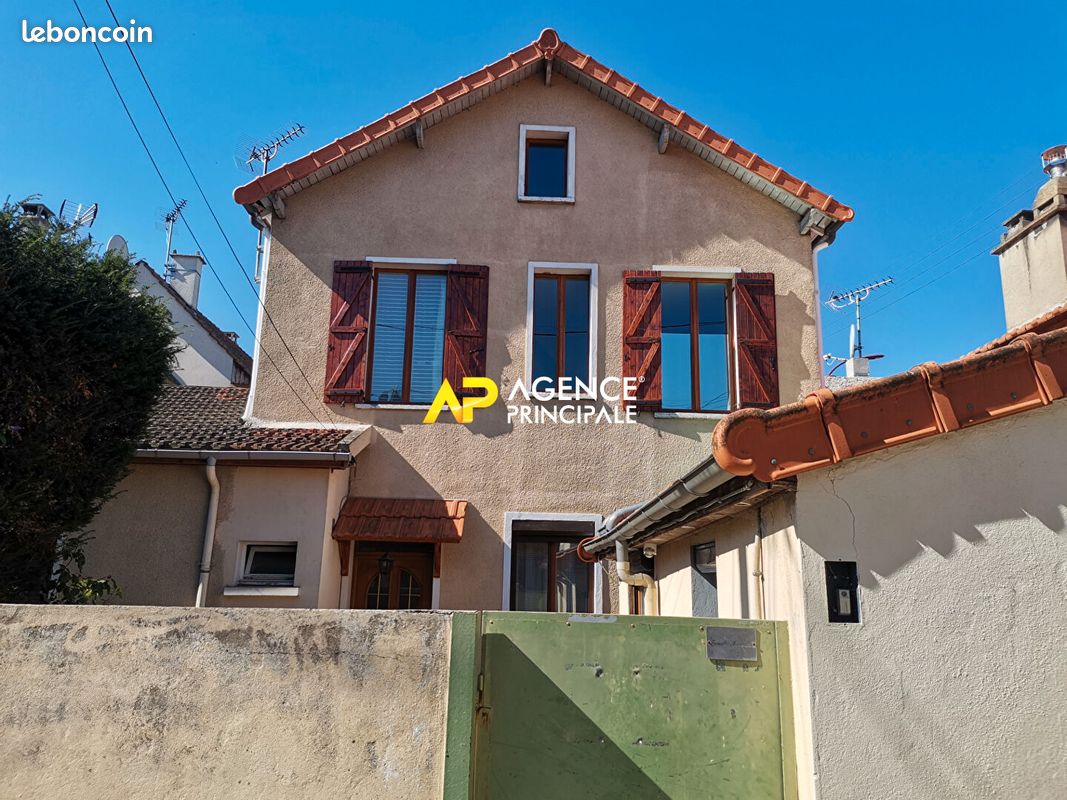 4 Schlafzimmer Haus in Bezons, France, Nr. 183710