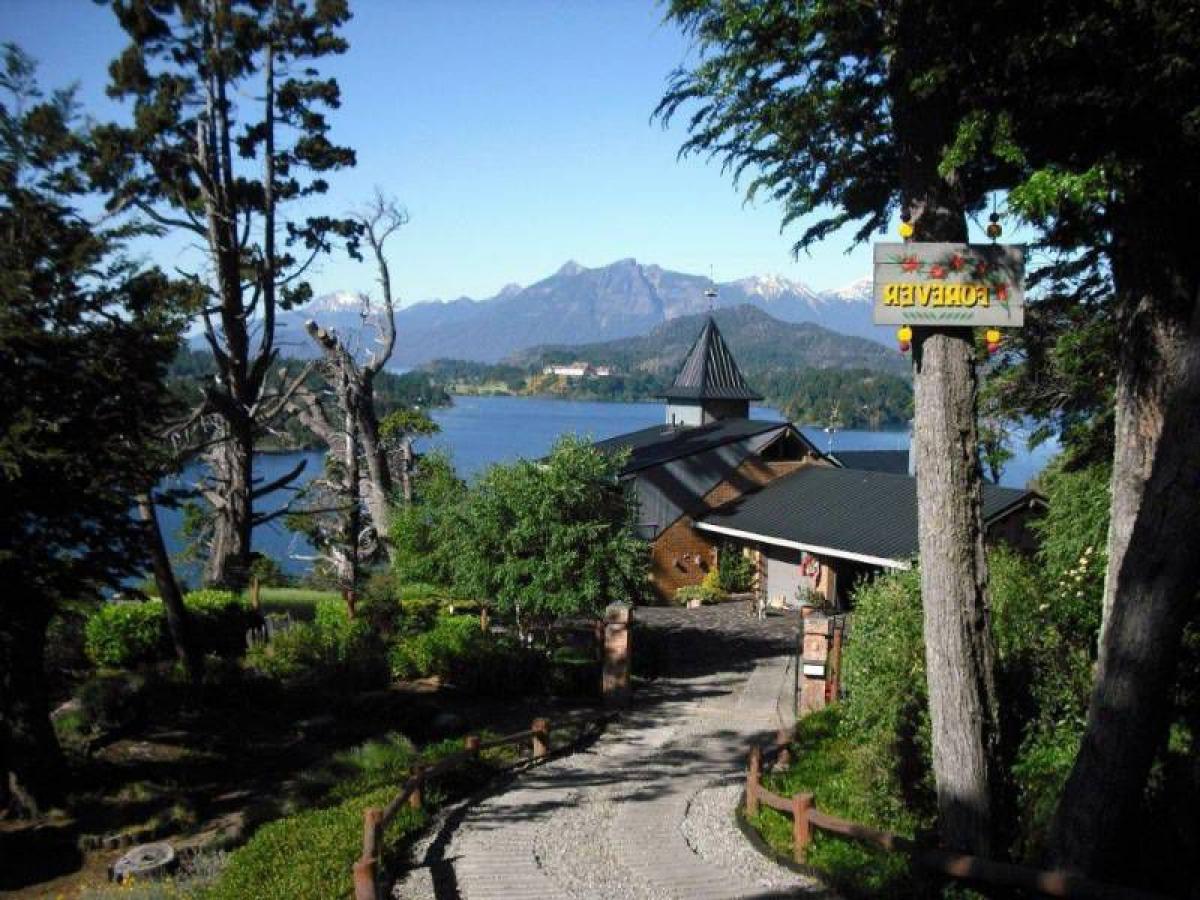 4 bedrooms House in San Carlos de Bariloche, Argentina No. 7338