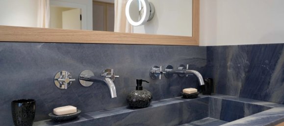 2 bedrooms Commercial property in Saint-Tropez, France No. 38238 23