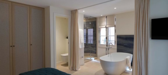 2 bedrooms Commercial property in Saint-Tropez, France No. 38238 16