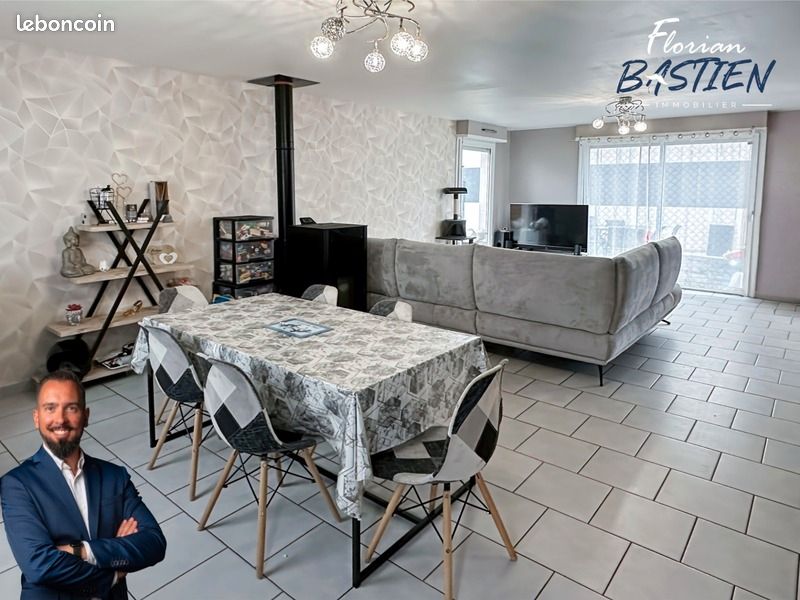 Casa de 4 dormitorios en Petite-Foret, France No. 226249