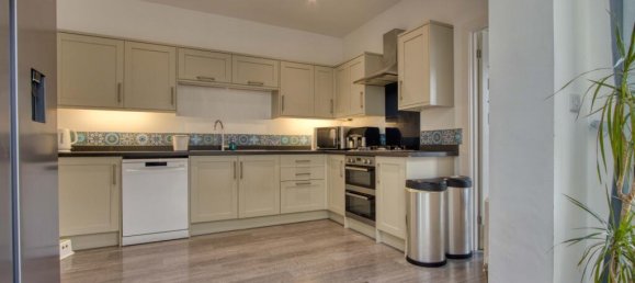 4 bedrooms Commercial property in Taunton, United Kingdom No. 13618 42