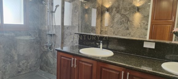 4 Schlafzimmer Villa in Germasogeia, Cyprus, Nr. 1521 9