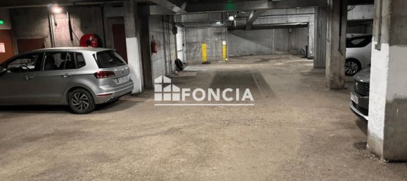 Parkplatz in Cahors, France, Nr. 307731 2