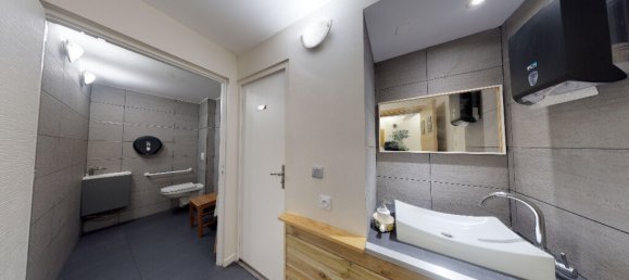 Здание с 8 спальнями в Мюлуз, Франция № 155105 3