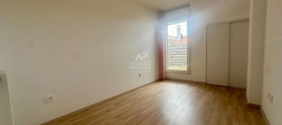 3 bedrooms Apartment in Poissy, France No. 170349 7