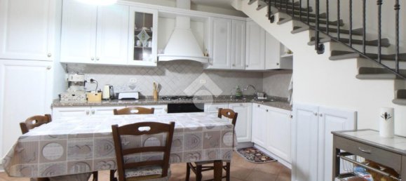 Casa de 2 dormitorios en Larciano, Italy No. 322181 8