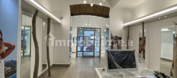 1-Zimmer Gewerbliche Immobilie in Milan, Italy, Nr. 240245 3