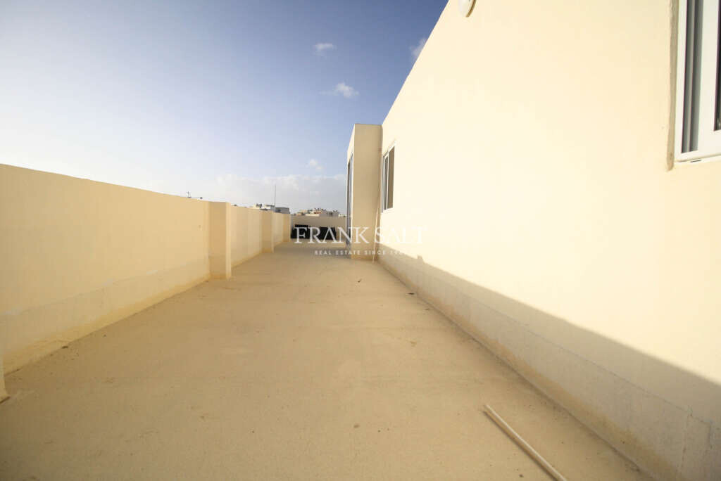 2 bedrooms Penthouse in Sliema, Malta No. 9403