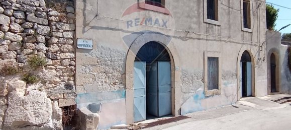 Casa de 7 habitaciónes en Ferla, Italy No. 301971 29