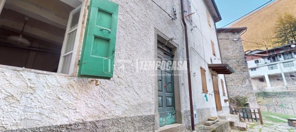 9 rooms Apartment in Lizzano in Belvedere, Italy No. 234252 2