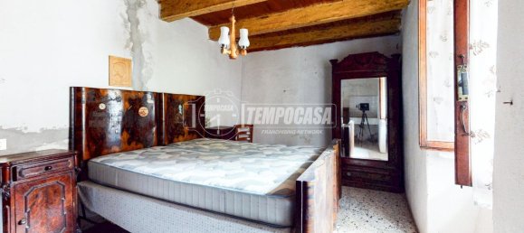 9 rooms Apartment in Lizzano in Belvedere, Italy No. 234252 14