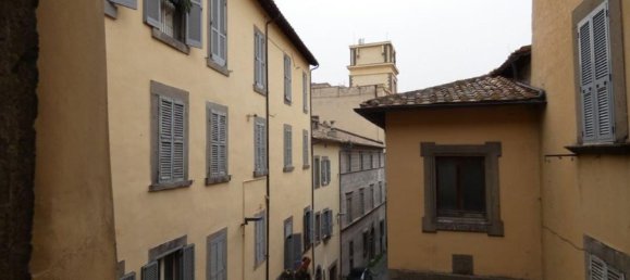 2 rooms Apartment in Viterbo, Italy No. 101928 2