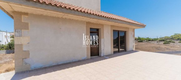 4 bedrooms House in Paralimni, Cyprus No. 23938 11