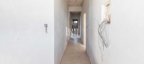 4 bedrooms House in Paralimni, Cyprus No. 23938 19