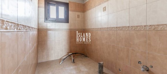 4 bedrooms House in Paralimni, Cyprus No. 23938 27