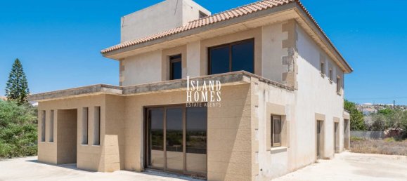 4 bedrooms House in Paralimni, Cyprus No. 23938 2