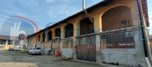 480m² Commercial property in Grugliasco, Italy No. 320899 5