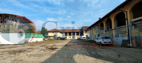 480m² Commercial property in Grugliasco, Italy No. 320899 24