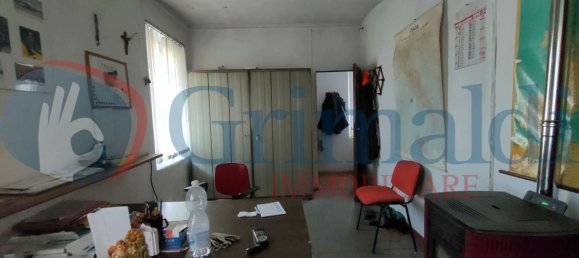 480m² Commercial property in Grugliasco, Italy No. 320899 2
