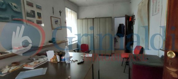 480m² Commercial property in Grugliasco, Italy No. 320899 11