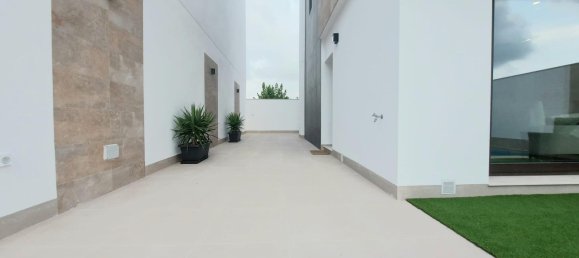 3 bedrooms Villa in San Pedro del Pinatar, Spain No. 11669 4