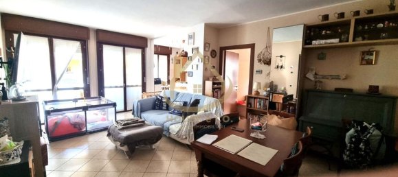 3 rooms Apartment in Vigevano, Italy No. 185172 2