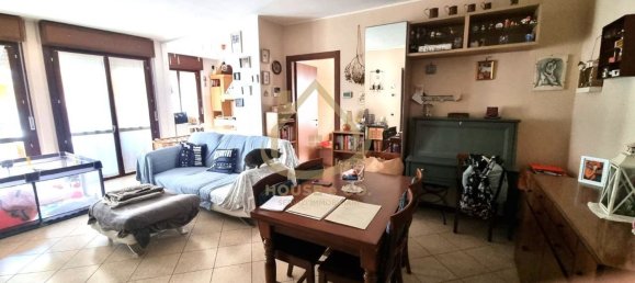 3 rooms Apartment in Vigevano, Italy No. 185172 8