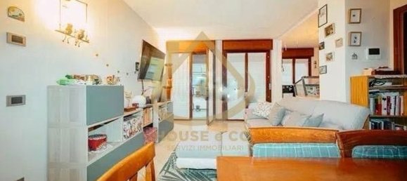 3 rooms Apartment in Vigevano, Italy No. 185172 4