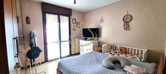 3 rooms Apartment in Vigevano, Italy No. 185172 11