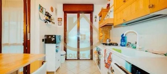 3 rooms Apartment in Vigevano, Italy No. 185172 10