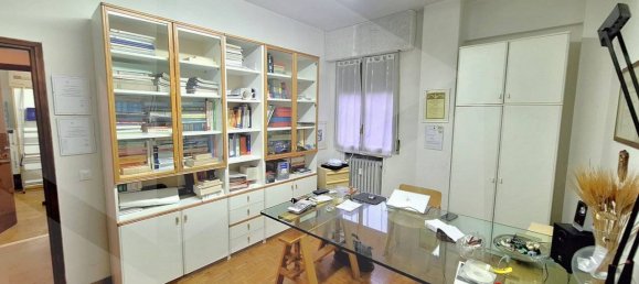 Apartamento de 3 divisões em Modena, Italy N.º 31450 10