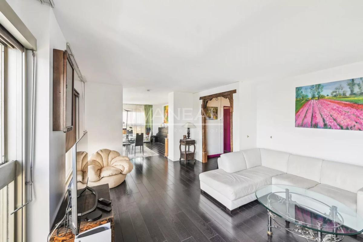 Квартира с 3 спальнями в Париж, Франция № 126567