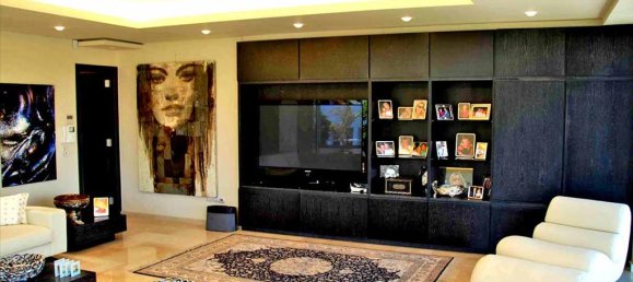 880m² Property in Athens, Greece No. 7093 7