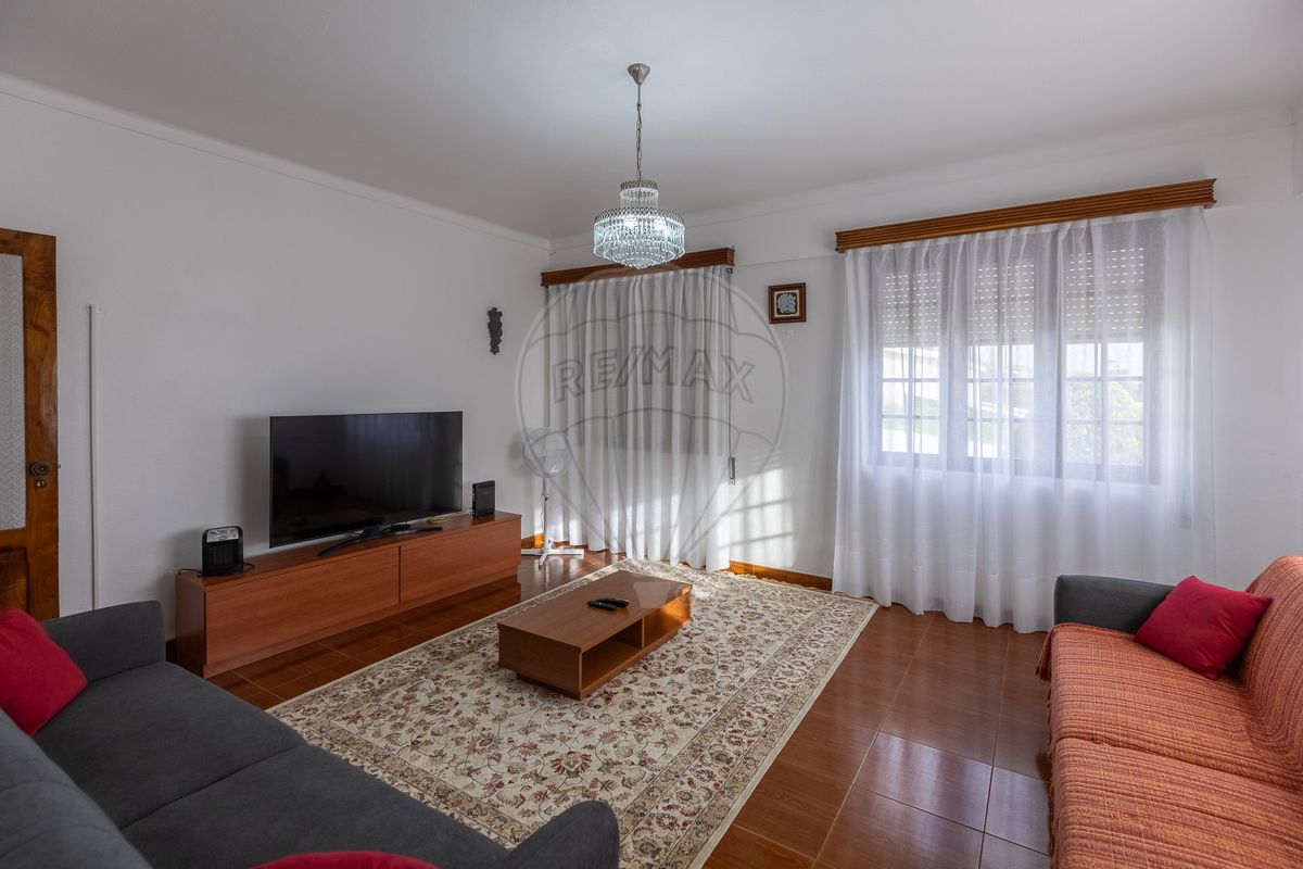 Casa de 3 dormitorios en Angra do Heroismo, Portugal No. 21572