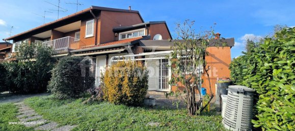 3 غرف نوم فيلا في Agrate Brianza, Italy رقم 310726 4