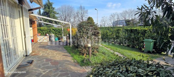 3 غرف نوم فيلا في Agrate Brianza, Italy رقم 310726 8