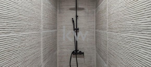 129m² Commercial property in Lisbon, Portugal No. 90787 15