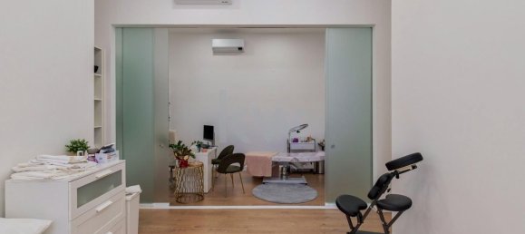 129m² Commercial property in Lisbon, Portugal No. 90787 24