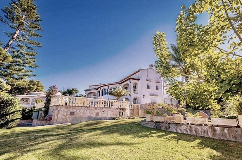 5 bedrooms House in Alicante, Spain No. 56350