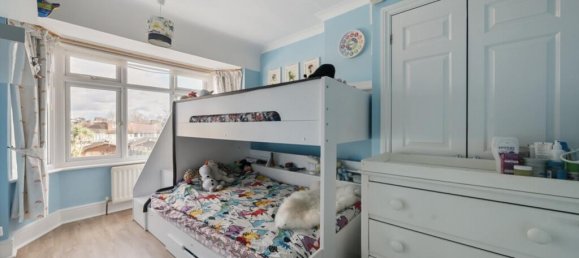 3 bedrooms House in Sutton, United Kingdom No. 13449 10