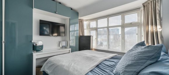 3 bedrooms House in Sutton, United Kingdom No. 13449 7