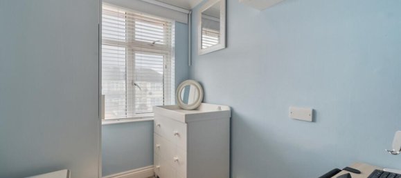 3 bedrooms House in Sutton, United Kingdom No. 13449 9