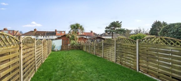 3 bedrooms House in Sutton, United Kingdom No. 13449 11