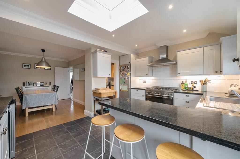 3 bedrooms House in Sutton, United Kingdom No. 13449