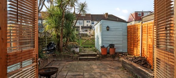 3 bedrooms House in Sutton, United Kingdom No. 13449 14