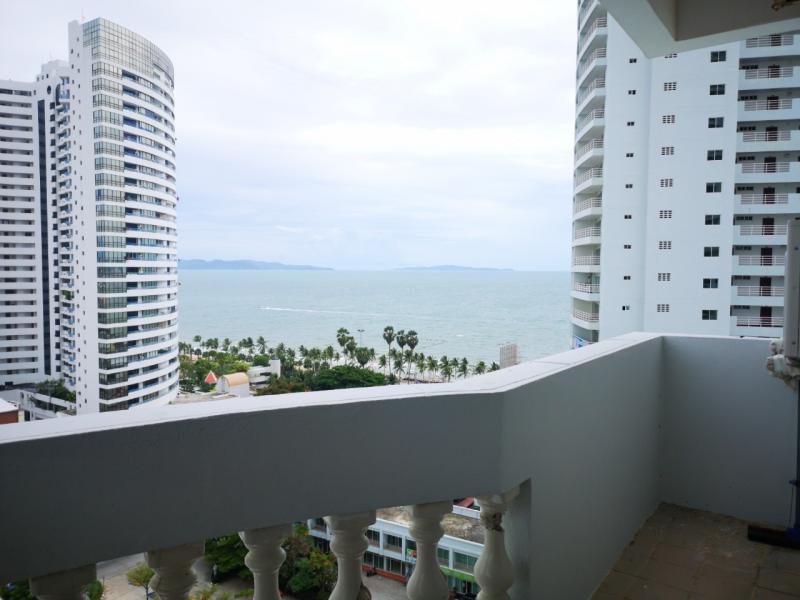2 bedrooms Condo in Pattaya, Thailand No. 9227