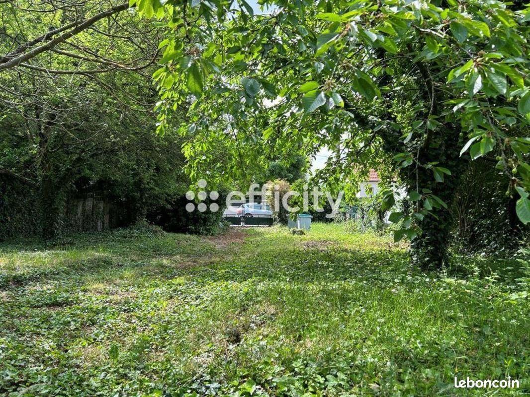 2541m² Land in Argenteuil, France No. 291421