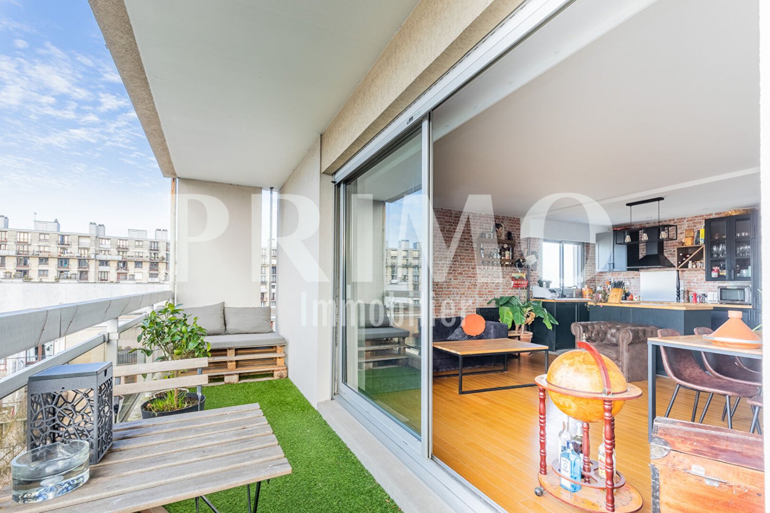 Apartamento de 2 dormitorios en Clamart, France No. 163496