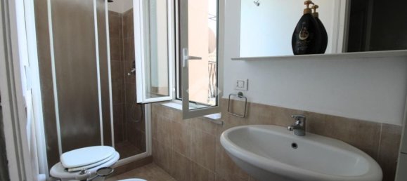 6-salle Appartement à Poggio Mirteto, Italy No. 53962 27